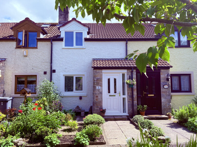 Hollins Lane, Forton