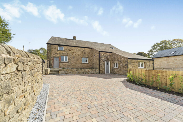 Chapel Hill, Longridge