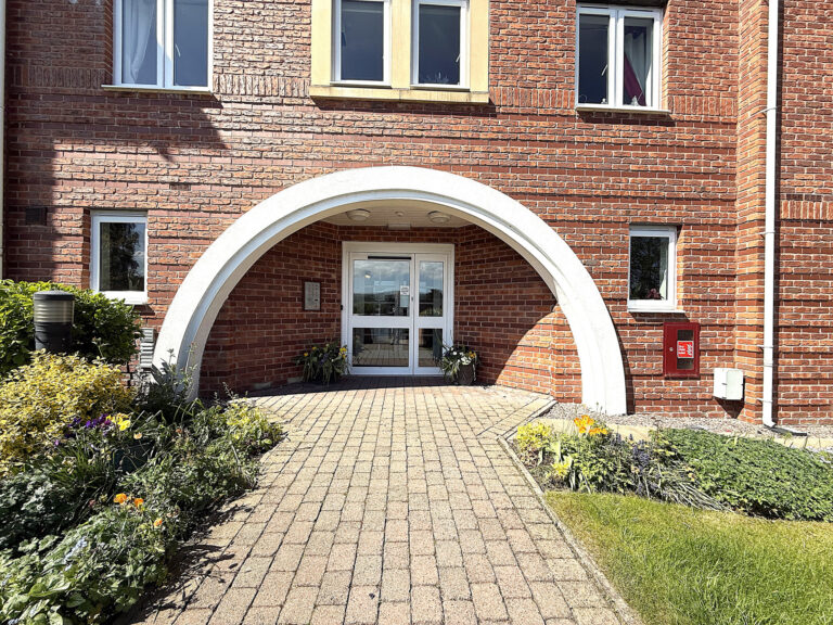 Sandbriggs Court, Lancaster Road