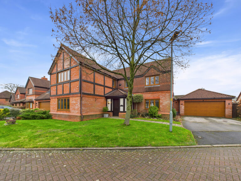 Old School Drive, Longton